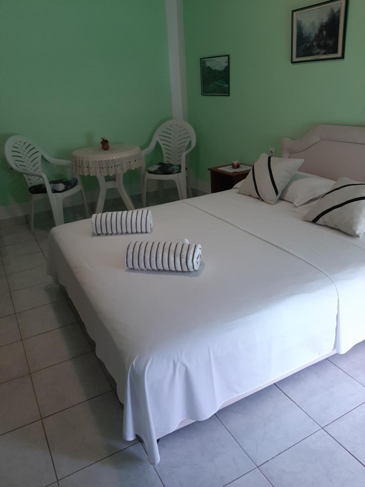 Guest House Aldin Ulcinj Extérieur photo
