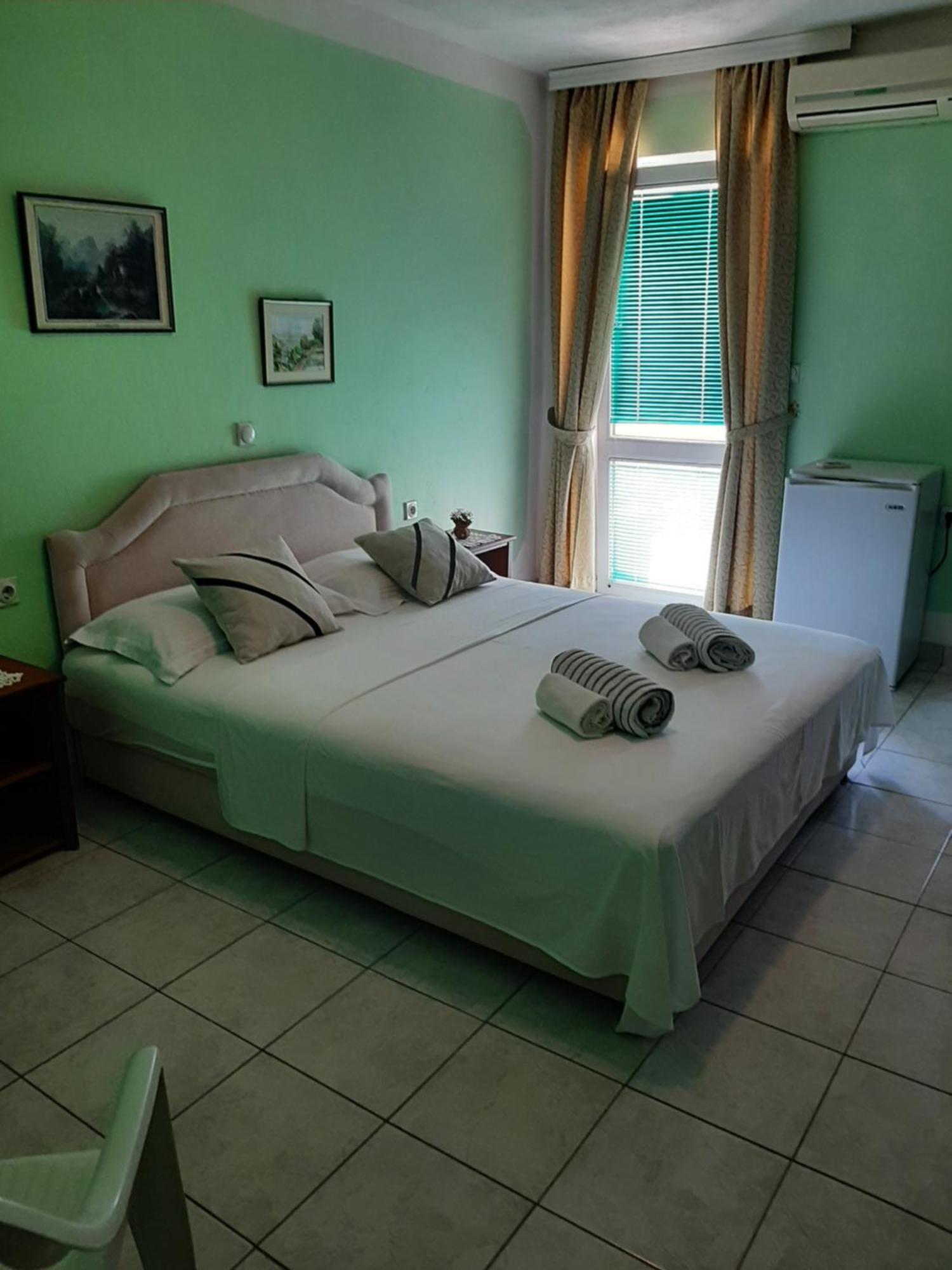 Guest House Aldin Ulcinj Extérieur photo