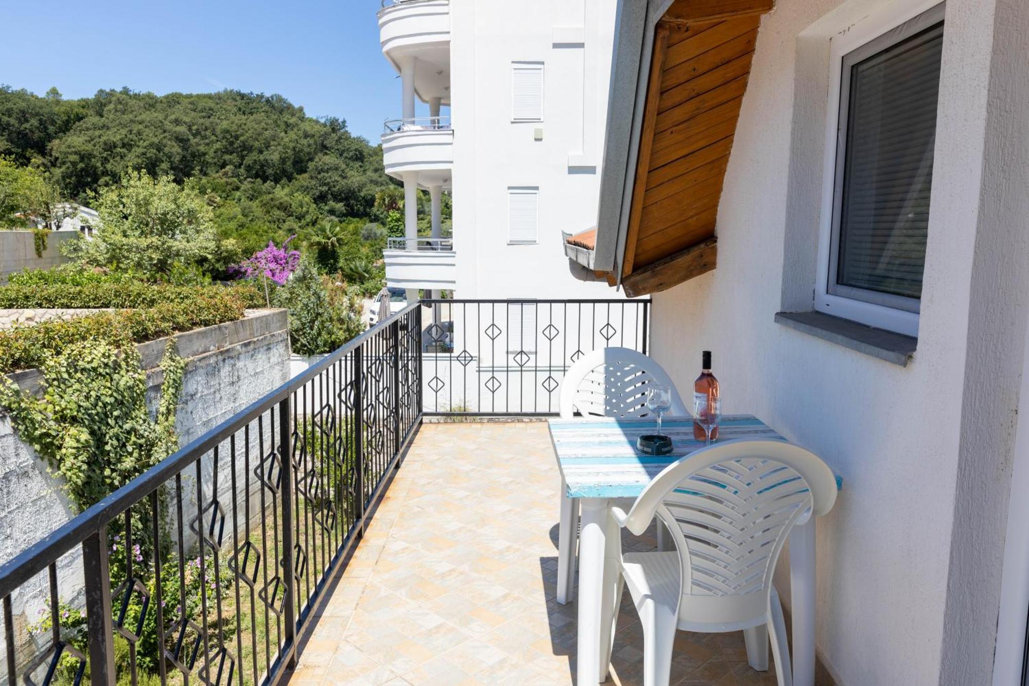 Guest House Aldin Ulcinj Extérieur photo