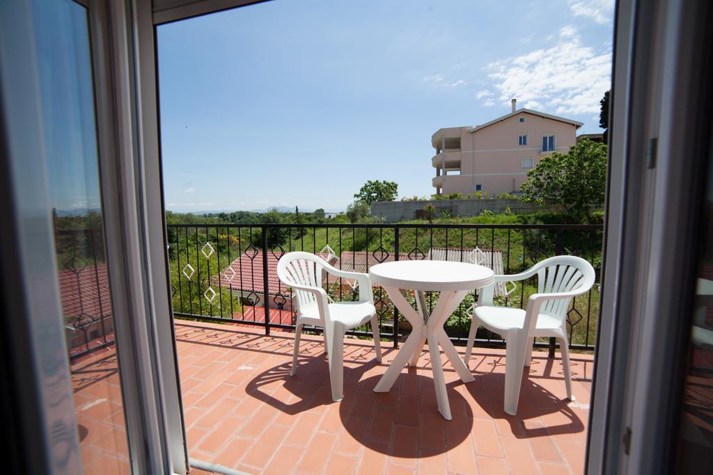 Guest House Aldin Ulcinj Extérieur photo