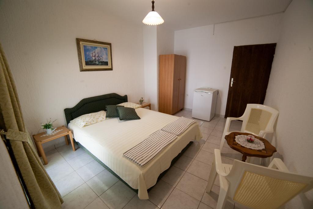 Guest House Aldin Ulcinj Extérieur photo
