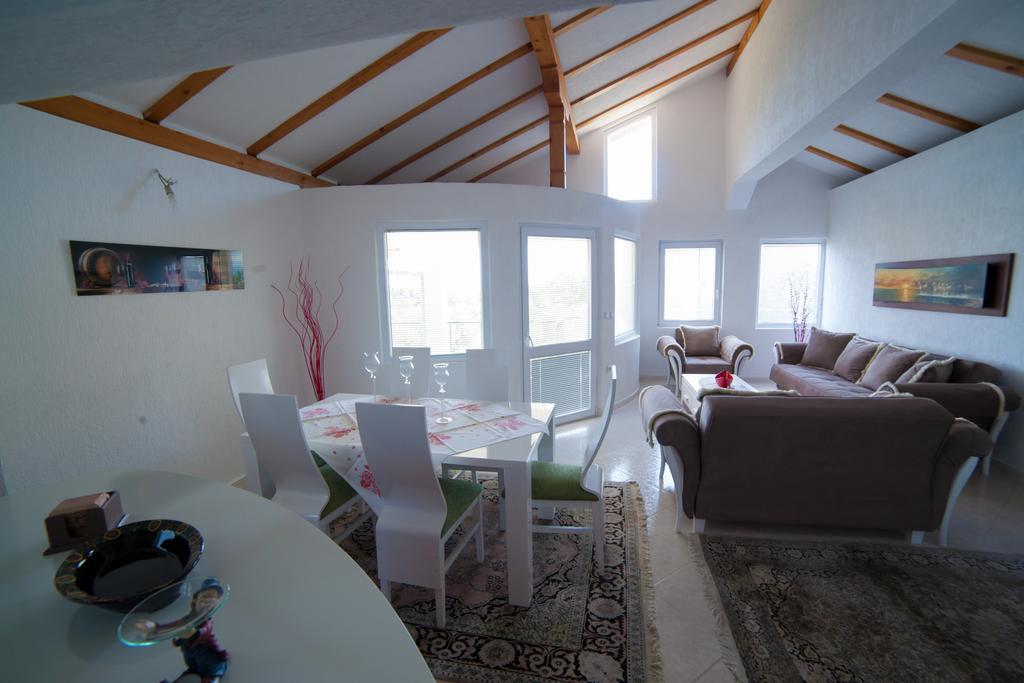 Guest House Aldin Ulcinj Extérieur photo