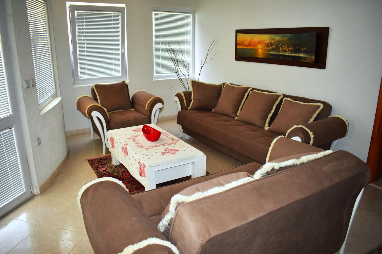 Guest House Aldin Ulcinj Extérieur photo
